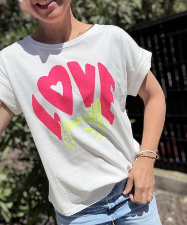 T-SHIRT MOTIF FOND BLANC TU.